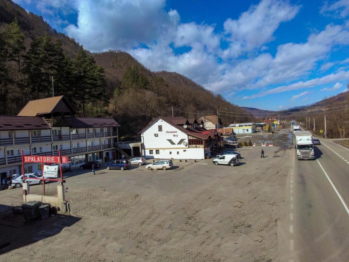 Pensiunea Bety Tutulesti Esterno foto