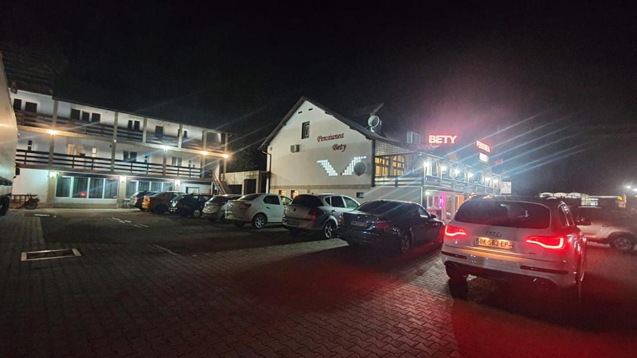 Pensiunea Bety Tutulesti Esterno foto