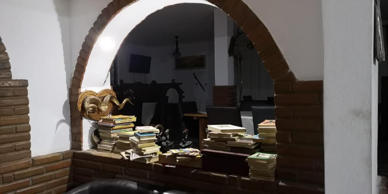 Pensiunea Bety Tutulesti Esterno foto